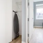 Midtown 1br W Doorman Gym Wd Nr Rock Center Nyc-1131 New York