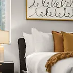 Chic Nyc Retreat Beside Broadway & Iconic Sights Apartment New York