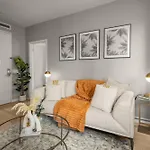 Chic Nyc Retreat Beside Broadway & Iconic Sights Apartment *
