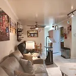 Booking.com Exxlusive: Fully Furnished One Bedroom Entire With Full Size Bed. For One Person Or Couple, Soulmate Positive Friendship *