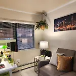 Booking.com Exxlusive: Fully Furnished One Bedroom Entire With Full Size Bed. For One Person Or Couple, Soulmate Positive Friendship Apartment