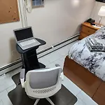 Apartment Booking.com Exxlusive: Fully Furnished One Bedroom Entire With Full Size Bed. For One Person Or Couple, Soulmate Positive Friendship *