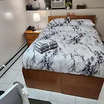 Booking.com Exxlusive: Fully Furnished One Bedroom Entire With Full Size Bed. For One Person Or Couple, Soulmate Positive Friendship
