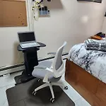 Booking.com Exxlusive: Fully Furnished One Bedroom Entire With Full Size Bed. For One Person Or Couple, Soulmate Positive Friendship