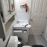 Booking.com Exxlusive: Fully Furnished One Bedroom Entire With Full Size Bed. For One Person Or Couple, Soulmate Positive Friendship New York