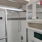 Apartment Booking.com Exxlusive: Fully Furnished One Bedroom Entire With Full Size Bed. For One Person Or Couple, Soulmate Positive Friendship New York