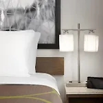 Super 8 By Wyndham Bronx Near Stadium