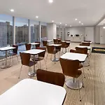 Hotel Super 8 By Wyndham Bronx Near Stadium 2*