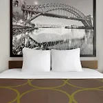 Super 8 By Wyndham Bronx Near Stadium Hotel New York