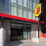 Super 8 By Wyndham Bronx Near Stadium Hotel