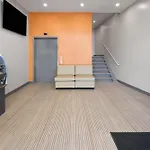 Super 8 By Wyndham Bronx Near Stadium