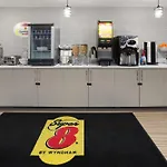 Super 8 By Wyndham Bronx Near Stadium Hotel 2*
