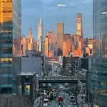5 Mins To Midtown Central New Luxury Corner 2B2B Apt With Amazing City View