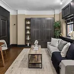 Nyc Walking Distance To Everywhere!