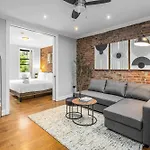 Modern Manhattan Retreat Near Park