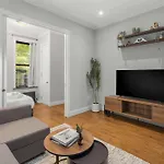 Chic Nyc Retreat By Central Park