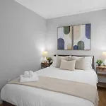 Apartment Modern Manhattan Retreat Near Park New York