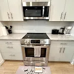 Peaceful Quiet Spacious New Modern Penthouse 3-Bedroom Apartment With A Balcony