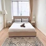 Peaceful Quiet Spacious New Modern Penthouse 3-bedroom With A Balcony New York