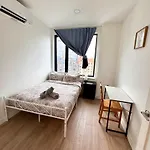 Peaceful Quiet Spacious New Modern Penthouse 3-bedroom With A Balcony Apartment New York