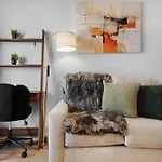 Hotel Stylish Brooklyn Retreat - Steps To G Train 5*