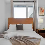 Stylish Brooklyn Retreat - Steps To G Train