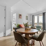 Stylish Brooklyn Retreat - Steps To G Train Hotel