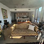 Conover Loft By Rove Travel - Loft Apartment With Private Rooftop