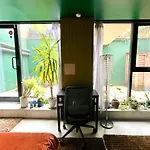 Bright 2-story Brooklyn Oasis W Patio & Fire Pit Holiday home New York