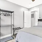 Luxury 3 Bedroom Family Near Jfk Lga Nyc Holiday home New York