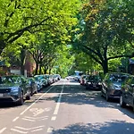 Great Location With Parking, 10 Min To Lga & Subway New York