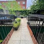 Bright 2-story Brooklyn Oasis W Patio & Fire Pit *