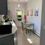 Homestay East Ny Urban Retreat *