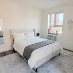 Spacious Luxury 1br With Empire State Building Views