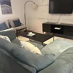 Apartment Cozy, 3-bedroom In Midtown, Nyc *