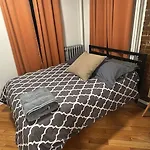 Spacious 3-Bedroom Residence Apartment In Harlem, Nyc