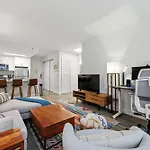Fidi 1 Bedroom W Work Setup By Anyplace - 11718