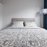 Spacious 4 Bedroom Apartment For Family And Group