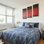 Skyline With Hudson Views Modern Battery Park Apartment