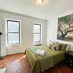 Upper West Side 10 Minutes Walk From Park New York