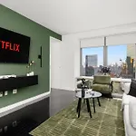 Premium Lux-penthouse In Financial District