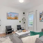 Beauty On The Reservoir Luxury New-Build 2Br W King Bed, Designer Finishes Ultra-Fast Wifi And Ac