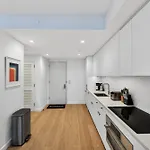 Greenpoint 1Br W Work Setup By Anyplace - 11740