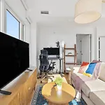Greenpoint 1 Bedroom W Work Setup By Anyplace - 11735