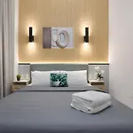 2Bd Modern Home In Manhattan