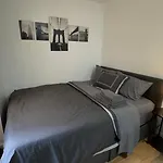Charming 2Br In Harlem, Steps From Central Park!