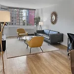 Nyc Midtown Apt Blocks Away From Times Square