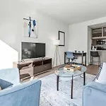 Spacious Luxury Apt With Wash And Dryer