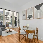 Stylish Manhattan Escape In Prime Spot