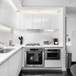 Premium Lux-penthouse In Financial District Apartment
